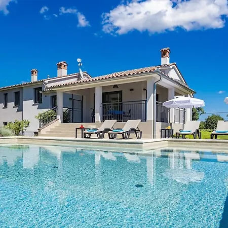 Villa Monte Uliveto By Istrialux Pula