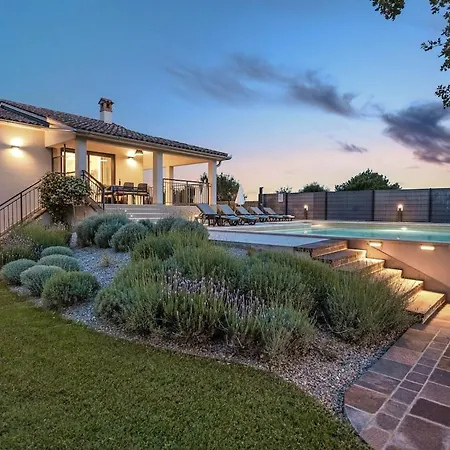 Monte Uliveto By Istrialux * Pula