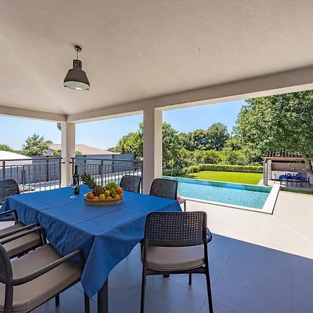 Monte Uliveto By Istrialux * Pula