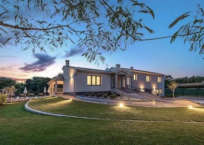 Monte Uliveto By Istrialux * Pula