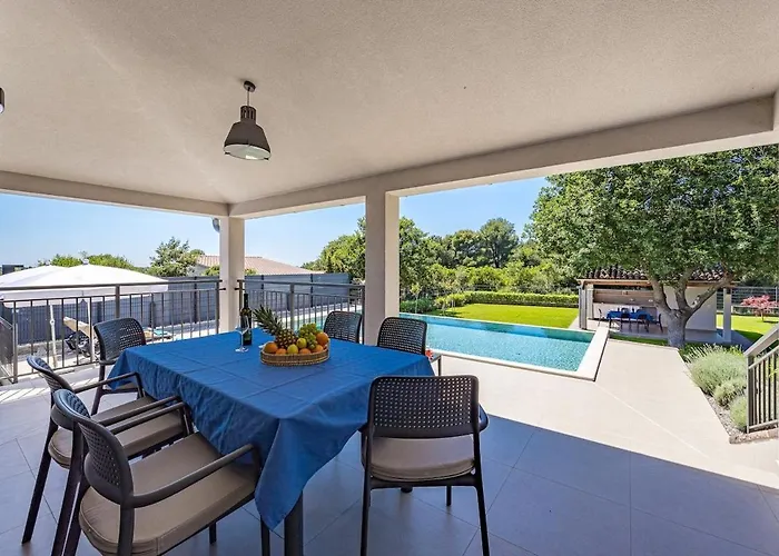 Monte Uliveto By Istrialux * Pula